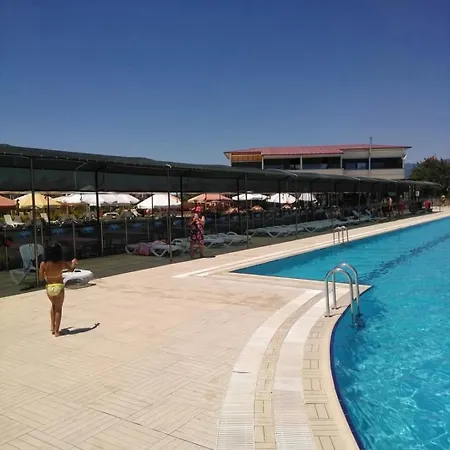 וילה Duplex In Beachfront Compound With Pool *