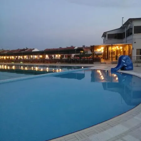 Duplex In Beachfront Compound With Pool *